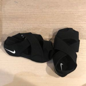 Nike studio footies, black, size small